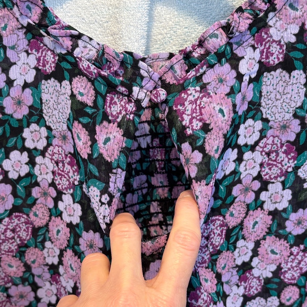 NWT Elegant Floral Women's Blouse in Black and Pink - Picture 6 of 8